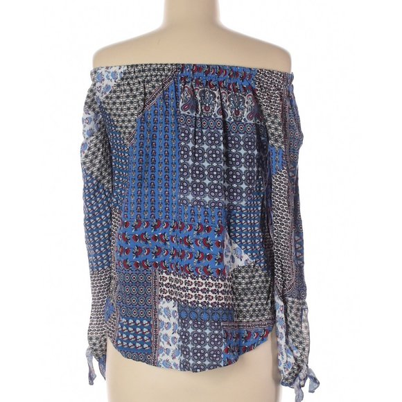 One Clothing Blue Paisley Print Top M - Picture 2 of 2